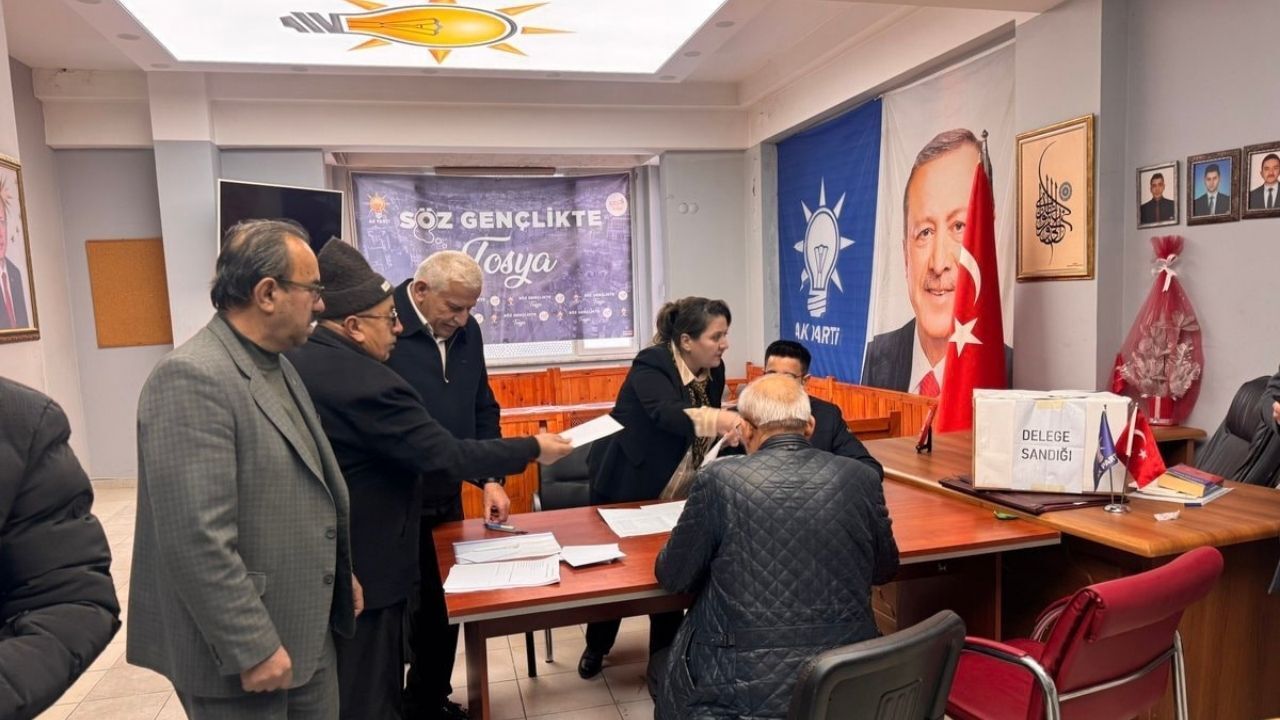 Tosyada Istifa Depremi Sonrasi Ak Partiden Kritik Toplanti Yeni Baskan Kim Olacak Gozler Tosyada 3