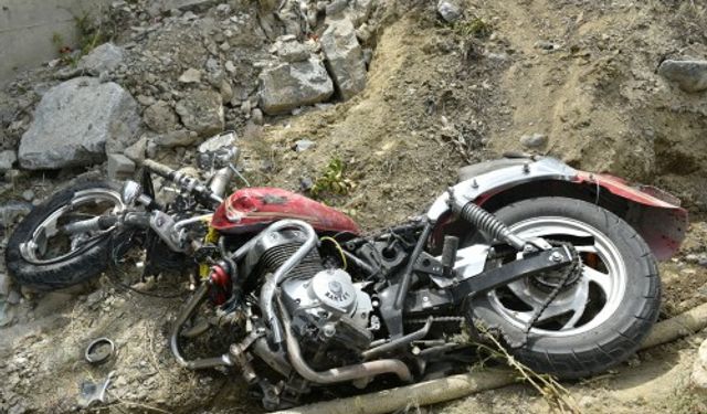 TOSYA ÇORUM KAVŞAĞI ÜST GEÇİTTE MOTORSİKLET KAZASI...