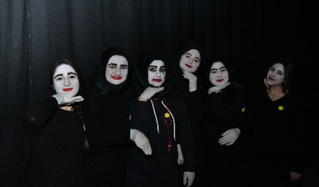 ÜNLÜ YAZAR MUSTAFA ÇAY MESLEK YÜKSEK OKUL ÖĞRENCİLERİNE  "ALDIĞINIZ KİTABI OKUYUN-KENDİNİZ İLE İLETİŞİM KURUN"